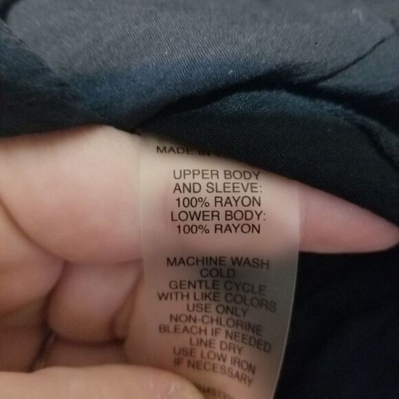 Two by Vince Camuto 3/4 length sleeve long black blouse - Picture 7 of 7